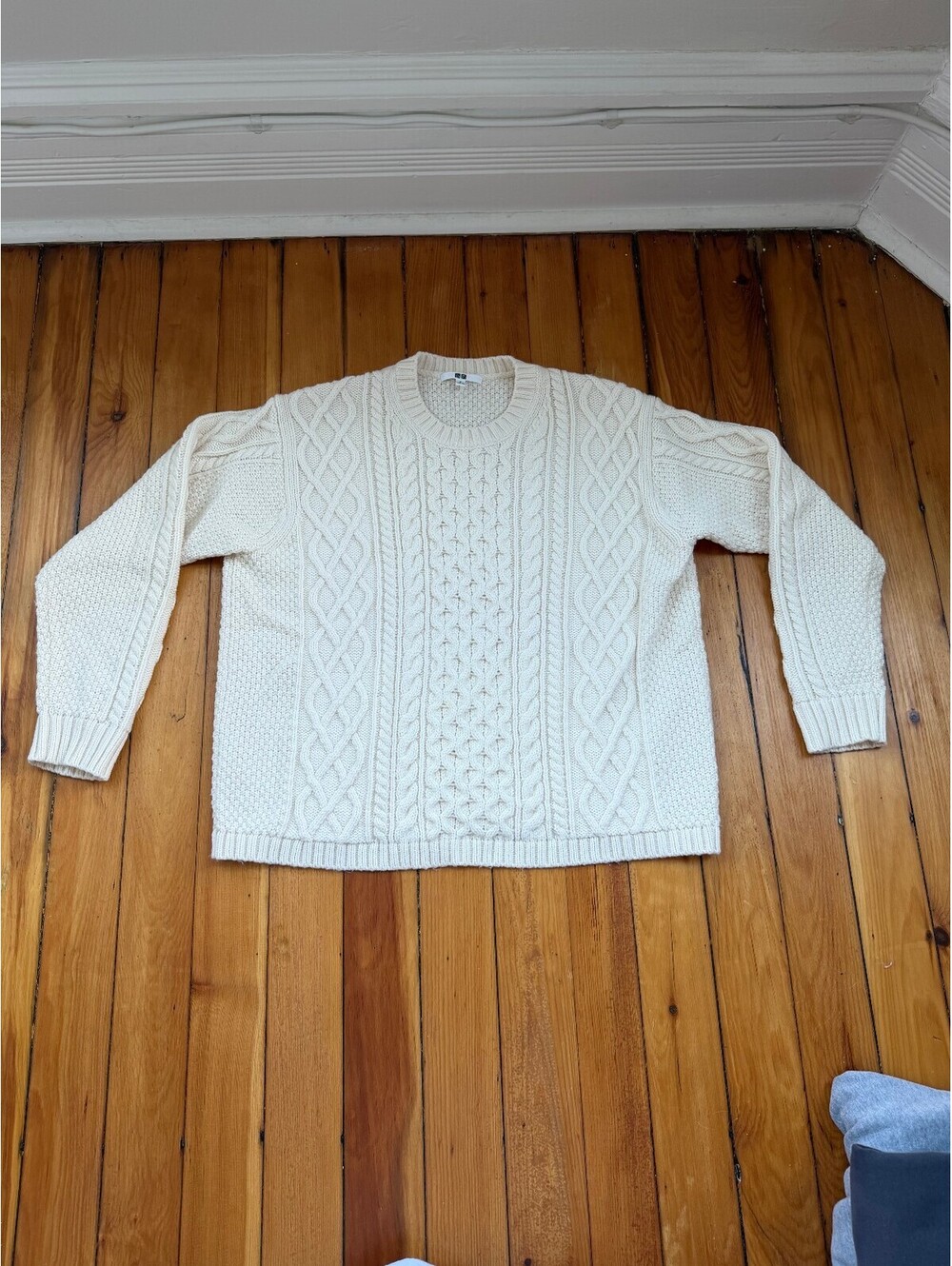 uniqlo knit sweater aran style XL cream cableknit